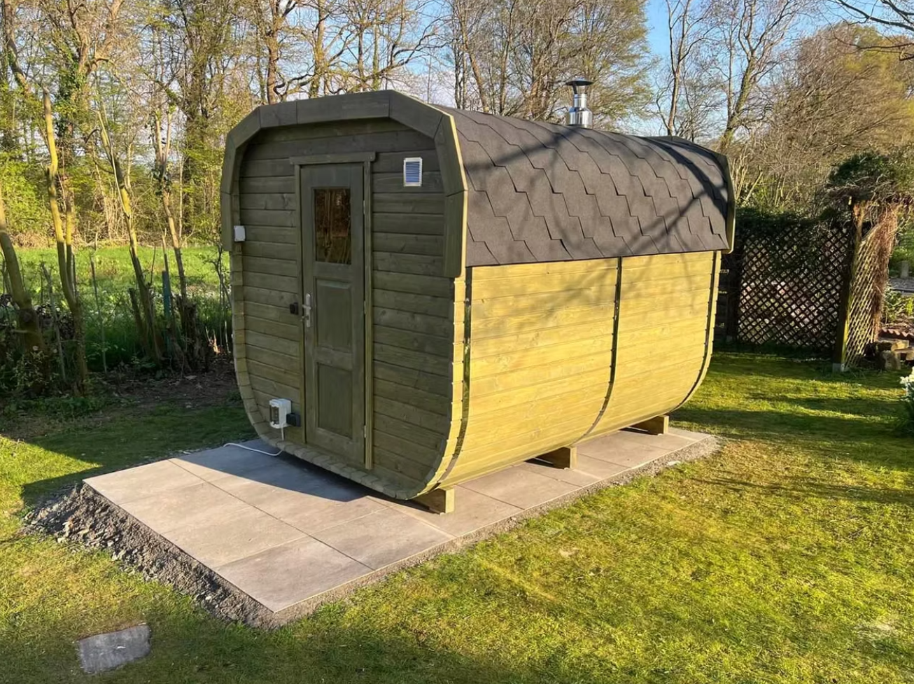 Cube sauna in de tuin